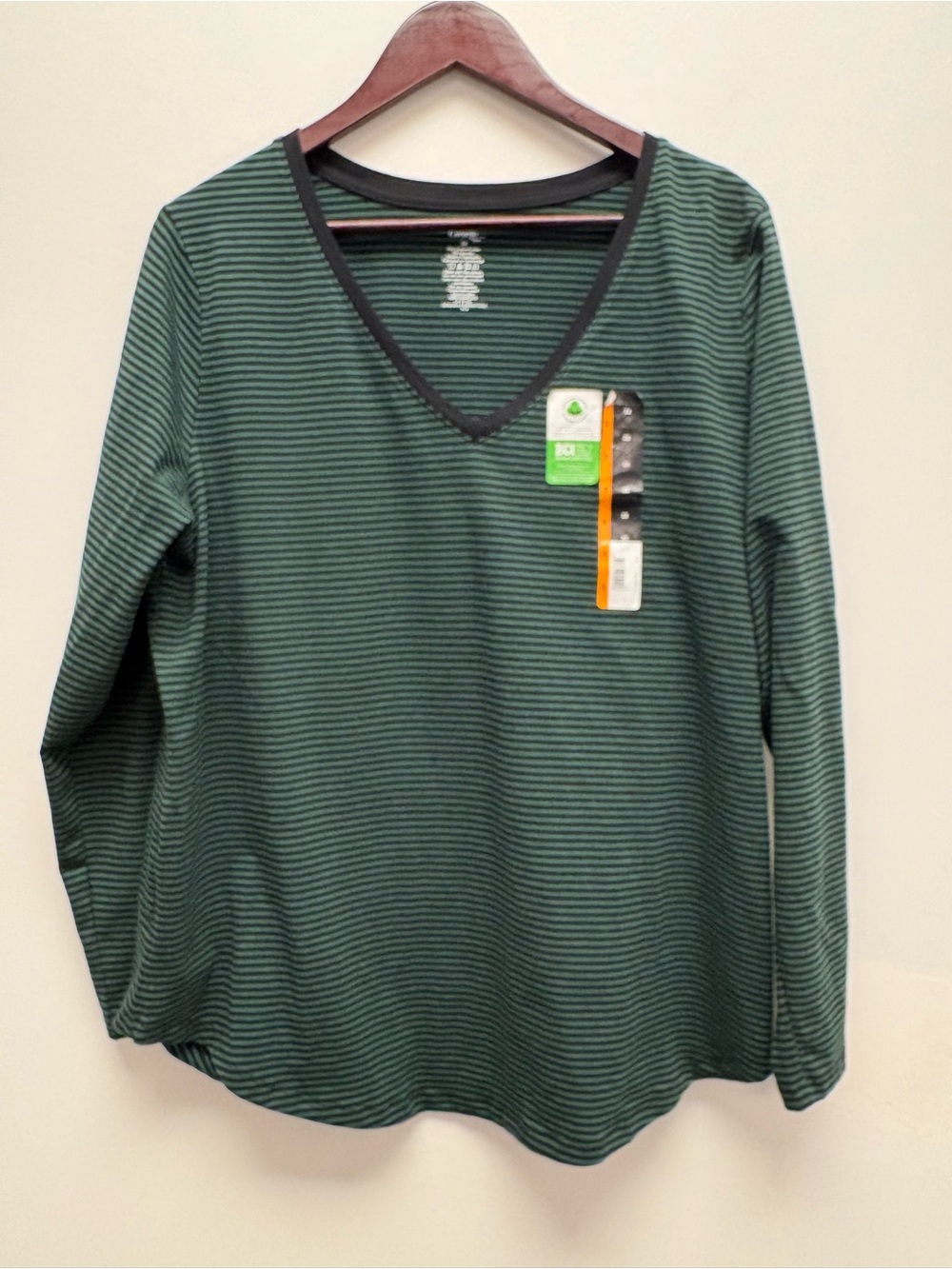 4 for $25 NWT 💚 George Plus Green & Black Striped V-Neck Top – Size 2X
